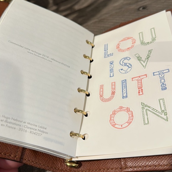 Unused - LV Calendar/Organizer Booklet - Picture 7 of 9